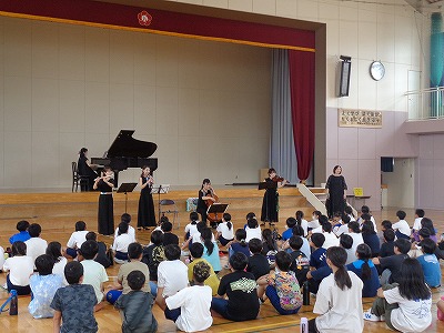 音楽鑑賞(5学年) 音楽鑑賞(5学年)