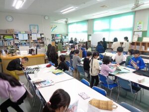 読書旬間（朝の読み聞かせ）